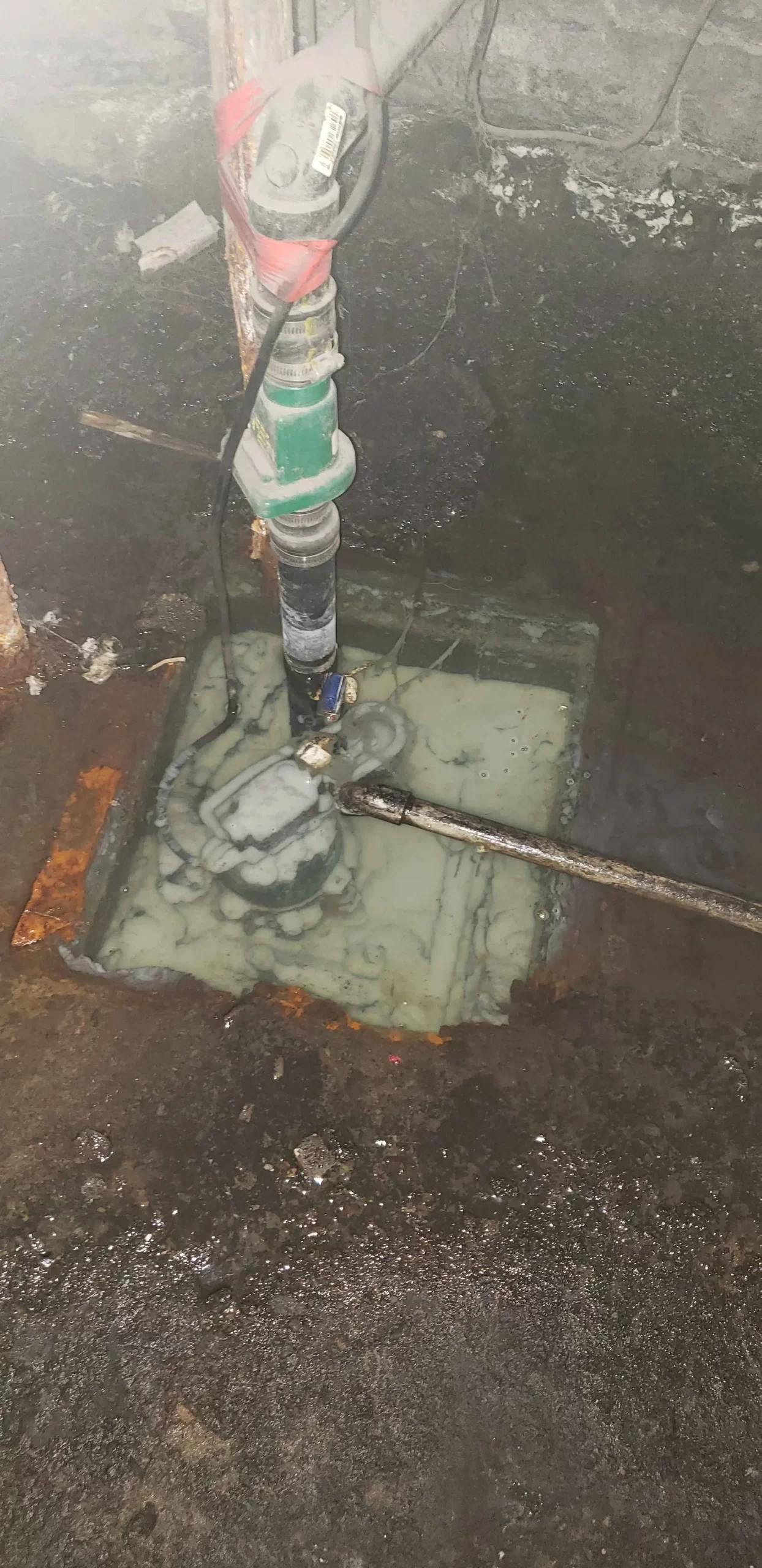 Accumulation oil sumppump pit